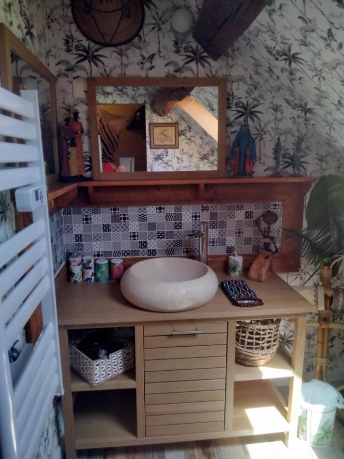 Bed and Breakfast O Tour Du Monde Cellettes  Exterior foto